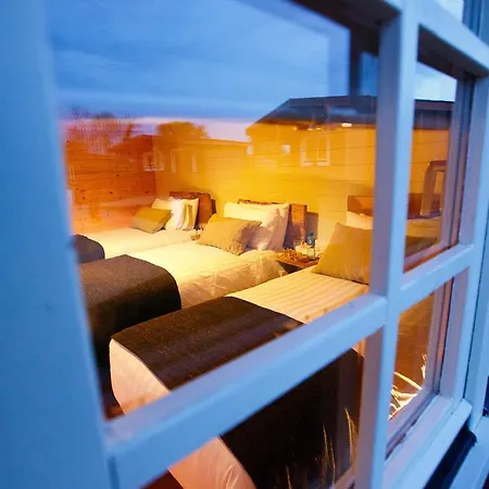 בית הארחה Giltraps Townhouse & Glamping