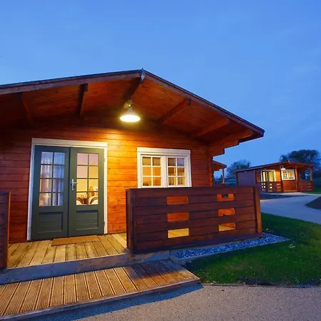 Giltraps Townhouse & Glamping בית הארחה