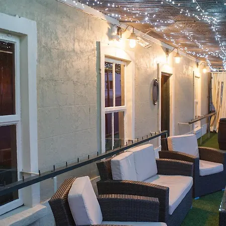 Konukevi Giltraps Townhouse & Glamping Kinnitty