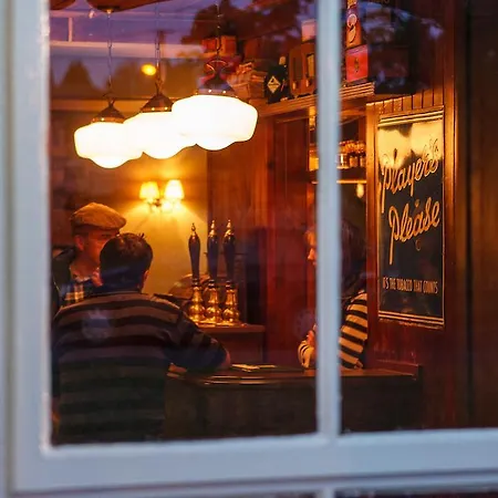 Giltraps Townhouse & Glamping