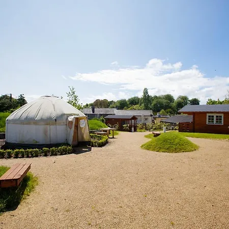 Giltraps Townhouse & Glamping Kinnitty